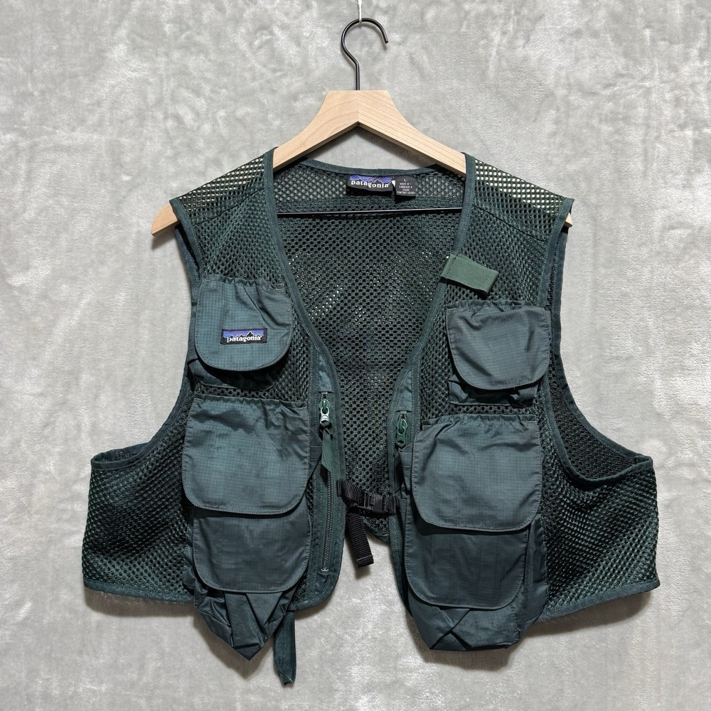 Patagonia Fishing Vest Mens L Green Mesh Pockets Athletic Fit Adjustable Front